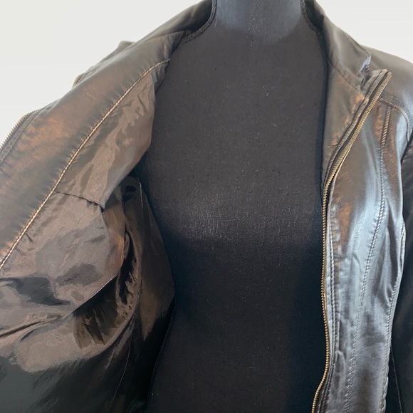 Leather Jacket - Picture 4 of 6